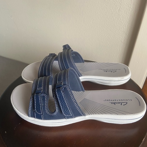 Clarks Sandals 🩴 - Picture 6 of 10